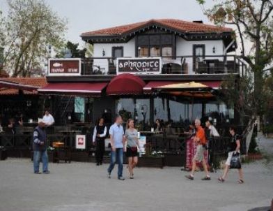 Makdim: İş Yerlerine Türkçe İsim Verilmesi Turizme Artı Değer Katar