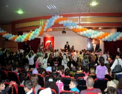 Minikler Boyama Şenliğinde Buluştu