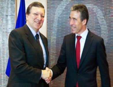 Rasmussen Brüksel'de Barroso İle Görüştü