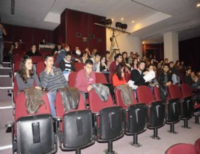 'Aşk Olsun Sana Çocuk' Kuşadası’nda Sahnelendi