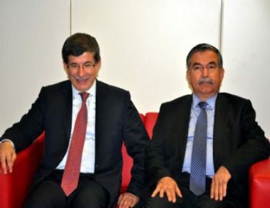 Bakan Davutoğlu Sivas'ta