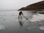 Çıldır Gölünün Buzu, Yaz Geldi Hala Erimedi