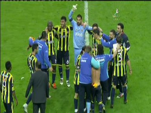 Mehmet Topuz Melo'ya taş attı, Stoch 50 bin tarftarı çileden çıkardı