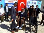 RAMAZAN FANI - Engelli Depremzeledere Tekerlekli Sandalye Dağıtıldı