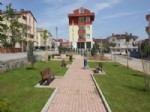 ADNAN KAHVECI - Çayırova Belediyesi Parkların Genel Bakımlarını ve Temizliğini Yapıyor