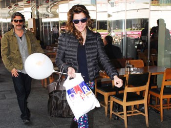 Deniz Akkaya Kızı Ayşe'yi Gezdirdi