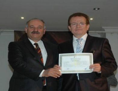 İl Genel Meclisi Eski Başkanı Pekdemir'in Okuma Azmi