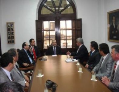 Kayserili Genç İşadamlarından 3 Kıtaya Ziyaret