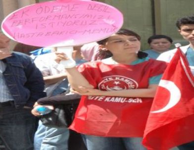 Mersin'de Sağlık-Sen Üyeleri Yarım Gün İş Bıraktı