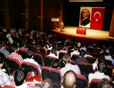 'Peygamber Efendimiz'i(sav) En İyi Anlatan Kuran-ı Kerimdir'