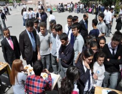 Meram’da Öğrencilere Tercih Desteği