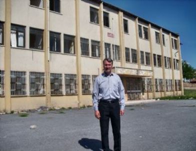 Harabeye Dönen Sağlık Ocağı Akıbetini Bekliyor