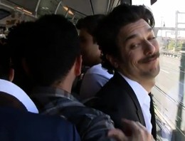 Hayrettin Metrobüs Reklamını Tİ'ye Aldı, Gülmekten Kopardı