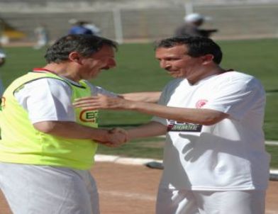 Tbmm Futbol Takımı Afyonkarahisar'da Kampa Girdi