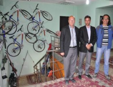 Adilcevaz'a Yerli Turist Akacak