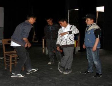 Depremzede Çocuklar Şenliğe Doyacak