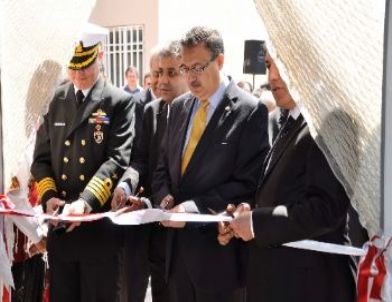 Açılışta Bilardo Keyfi