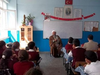 Caferi İmam derste...