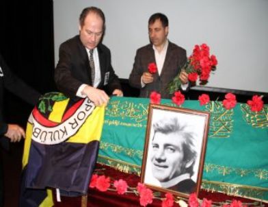 Ekrem Bora İçin Akatlar Kültür Merkezi'nde Tören Düzenlendi