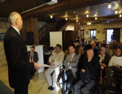 Kuşadası Türk Ocağı’ndan Denktaş Konferansı