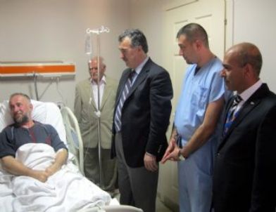 Vali Al’dan Kalp Krizi Geçiren Müftü Sula’ya Ziyaret