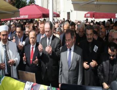 Yeşilçam'ın Usta Oyuncusu Son Yolculuğuna Uğurlandı