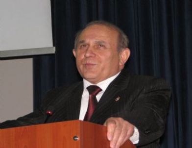 Burhan Kuzu, Demirel'i Eleştirdi