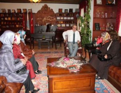 AK Partili Kadınlardan Ünver’e Nezaket Ziyareti