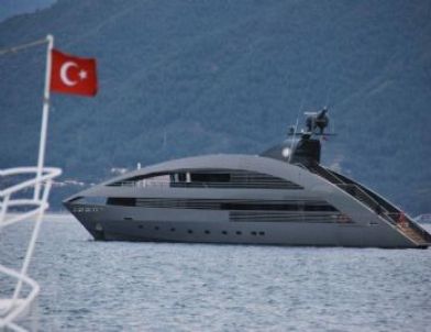 Angelına Jolıe'nin Yatı Marmarislileri Heyecanlandırdı