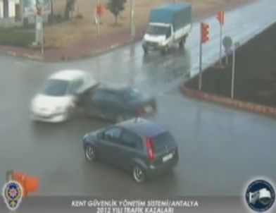 Antalya'da Son Üç Ayda MOBESE'ye Yansıyan Kazalar