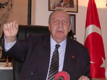 Ağzını burnunu düzeltir, Onu Kleopatra gibi bir güzel Öperim...