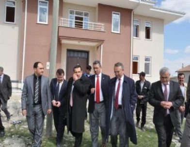 Kaymakam ve Başkan’dan Köy Gezisi
