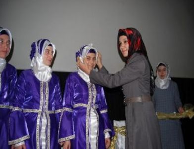 Kozan'da 6 Kız Öğrenci Hafızlığını Tamamladı