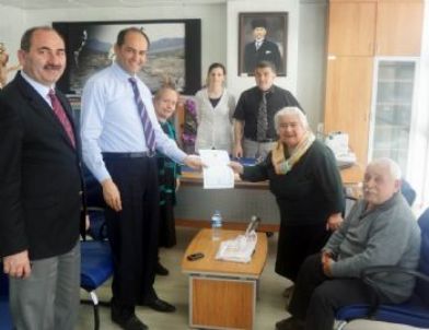 Hayırsever Aile Edremit’te Okul Yeri Bağışı