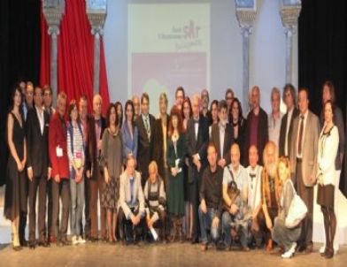 Şiir Dünyası İzmir'de Buluştu