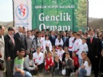 Gençlik Ormanı'na İlk Fidan Bakan Kılıç'tan