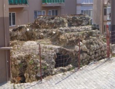 200 Yıllık Hamam Restore Edilmeyi Bekliyor