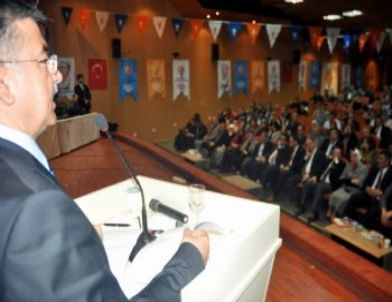 Bakan Yılmaz, Siyaset Akademisi'nde Ders Verdi