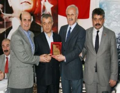 Chp'li Canalioğlu: Kongrelere Katılamasam Da Yüreğim Arkadaşlarımla Birlikte