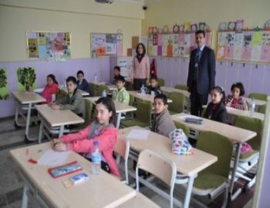 Öğrenciler Sayısal Bilimler Olimpiyatında Başarılı Olabilmek İçin Yarıştı