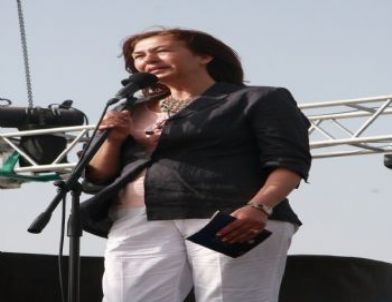 Şiirin Kalbi Konakta Attı