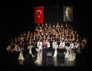 Kanser Hastaları İçin Konser Verdiler