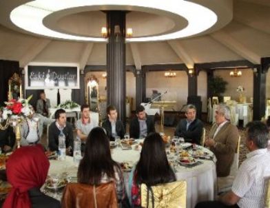 Saffet Arslan: ''Dürüst Olursanız Manevi Desteği De Arkanıza Alırsınız''