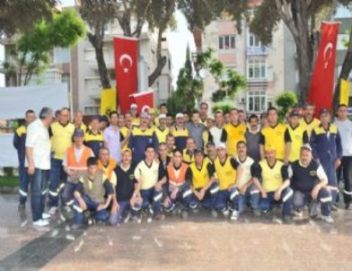 Başkan Tatı'dan İşçisine Bayram İkramiyesi