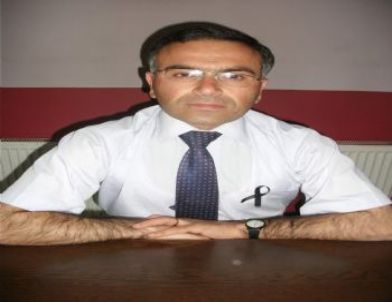 Çaycuma'da Öğretmenler Siyah Kurdele Taktı