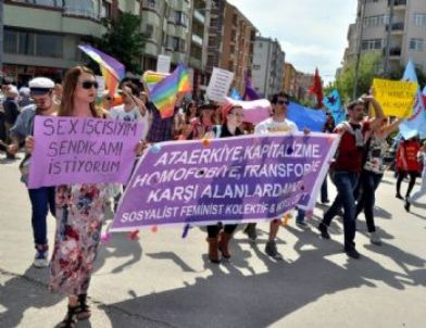 Eskişehir'de Travestiler Sendika İstedi