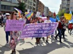 TRAVESTILER - Eskişehir'de Travestiler Sendika İstedi