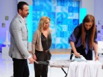 Demet Akalın Canlı Yayında Ütü Yaptı