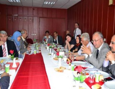 Vali Halil İbrahim Daşöz Engelliler Onuruna Yemek Verdi