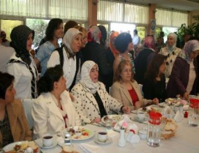 Bakan Yıldırım'ın Eşi, Yılın Annesi Seçildi